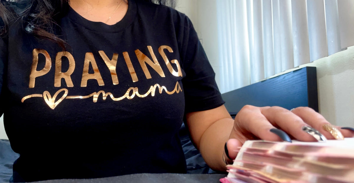 Praying Mama T-shirt